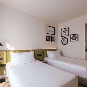 Zimmer mit zwei Einzelbetten